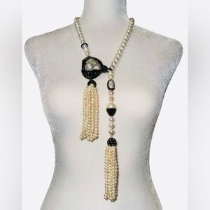 Elegant Faux Pearl and Black Beaded Necklace